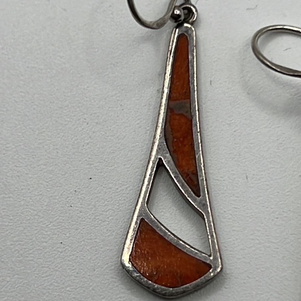 RED SPINY OYSTER AND STERLING SILVER INLAY EARRINGS - Picture 3 of 6
